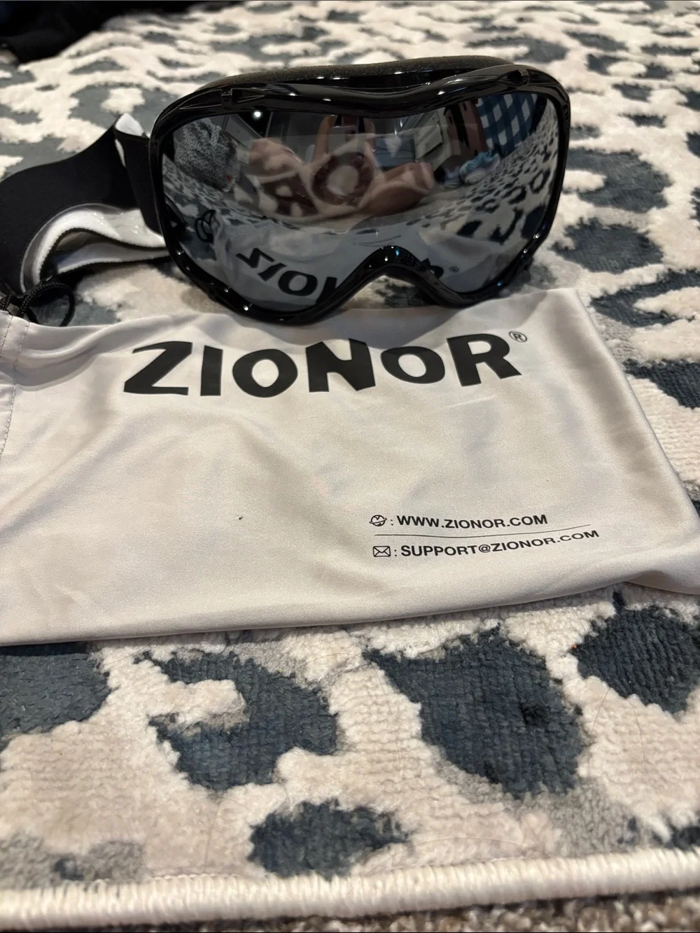 Black Ski & Snow Goggles with Mirrored Lens
